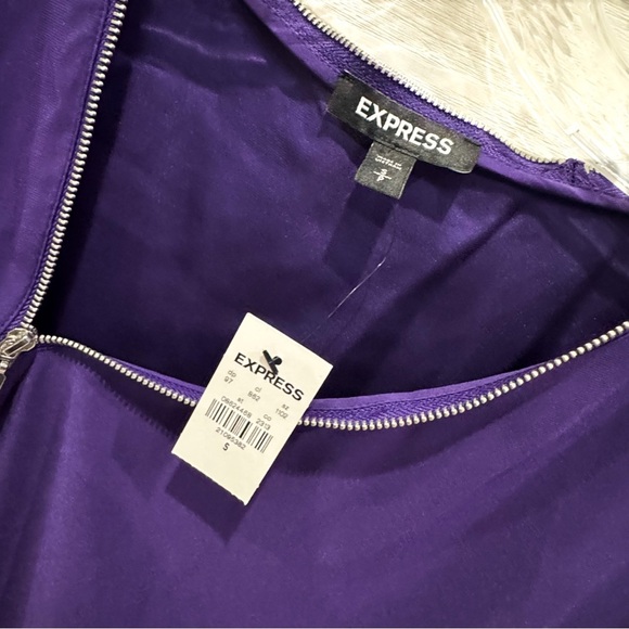 NWT express flowy zip detail chiffon top ❤️ - Picture 5 of 5